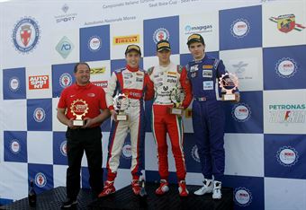 Podio gara 1, Mick Schumacher (Prema Power Team,Tatuus F.4 T014 Abarth #5), Marcos Siebert (Jenzer Motorsport,Tatuus F.4 T014 Abarth #18), guzaman       , ITALIAN F.4 CHAMPIONSHIP
