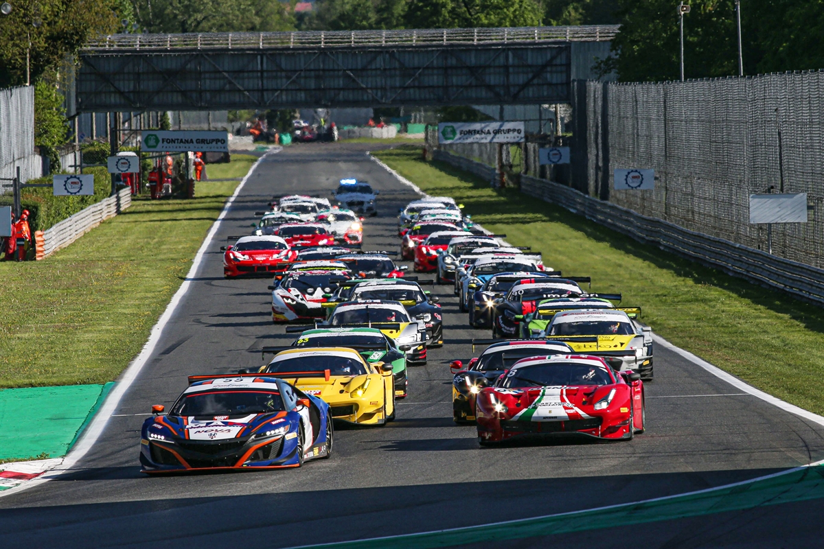 ITALIAN GRAN TURISMO CHAMPIONSHIP 41 cars in Monza for the opener of
